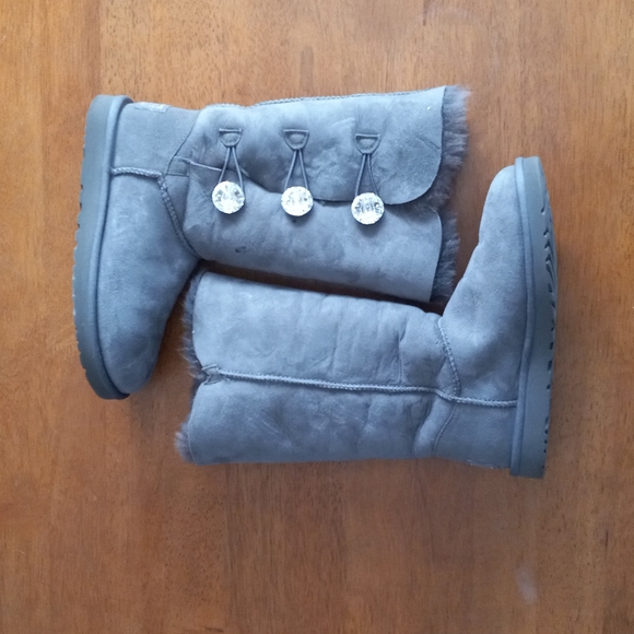 Ugg boots - Picture 2 of 4